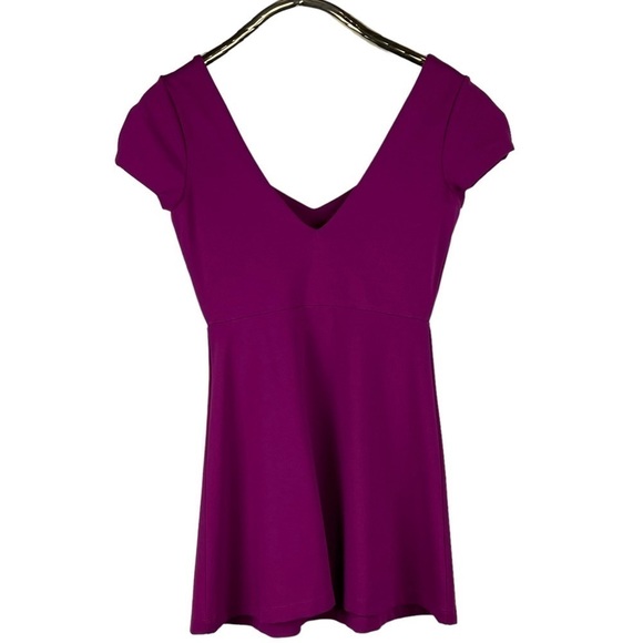 URBAN OUTFITTERS MARIA PONTE STRETCH TULIP SHORT SLEEVE SKATER MINI DRESS - Picture 4 of 13